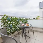 Modern With Ac And Parking In - Jeziorna By Renters * 콘스탄친-예지오르나