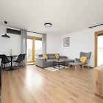 아파트 Modern With Ac And Parking In - Jeziorna By Renters *