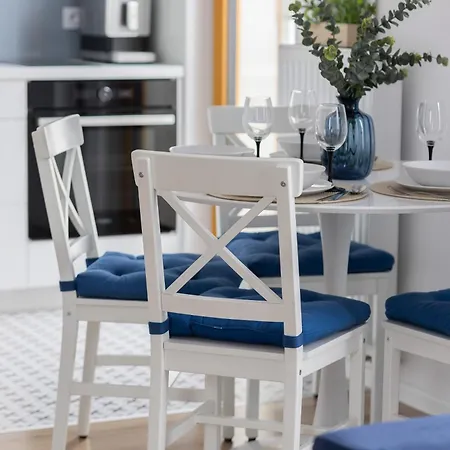 Modern With Ac And Parking In - Jeziorna By Renters Appartement *