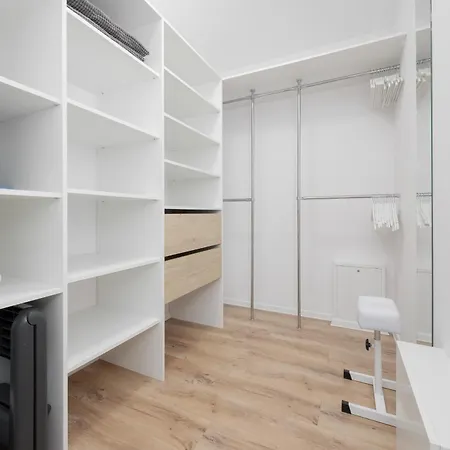 Modern With Parking And Ac Warsaw Suburbs By Renters Apartament