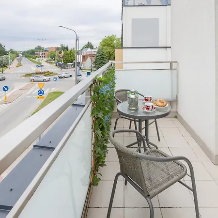 아파트 Modern With Ac And Parking In - Jeziorna By Renters