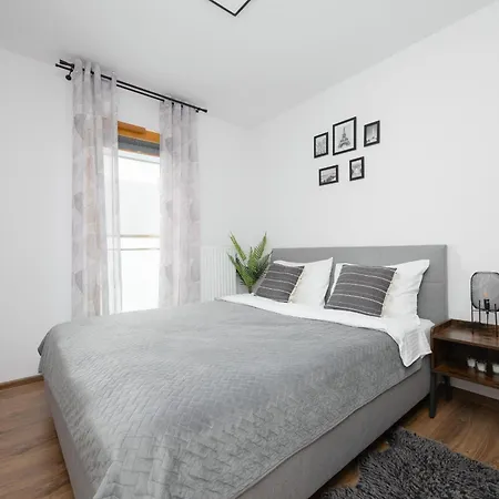 Modern With Ac And Parking In - Jeziorna By Renters 아파트 *
