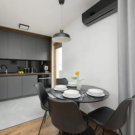 Apartment Modern With Ac And Parking In - Jeziorna By Renters *