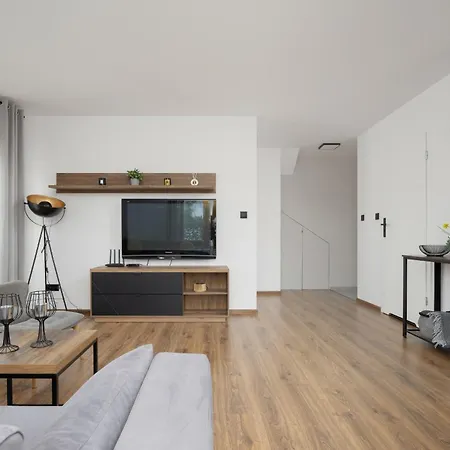 Modern With Ac And Parking In - Jeziorna By Renters *