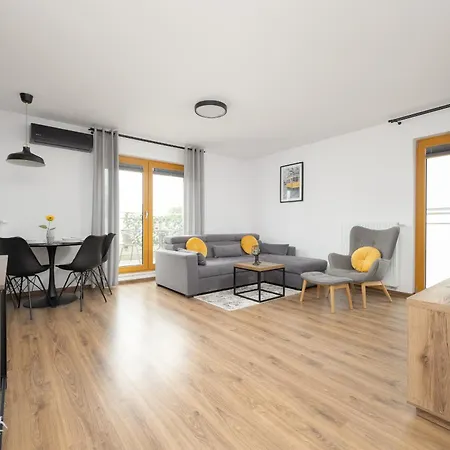 Apartment Modern With Ac And Parking In - Jeziorna By Renters *