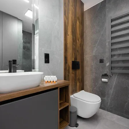 Modern With Ac And Parking In - Jeziorna By Renters Apartment
